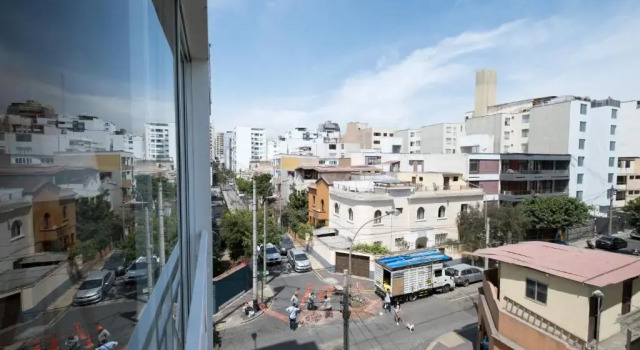 Simply Comfort - Bright and Spacious Apartment in the Heart of Miraflores, Забронировать Апартаменты/квартира Отели в центре Мирафлореса, в центре