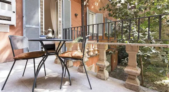 Апартаменты Holiday Apartment Bernini Near The Trevi Fountain - 4 Bedroom
