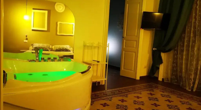 Люкс Deluxe Suite Inn Centro Dimora Storica - Suite con o senza vasca idromassaggio
