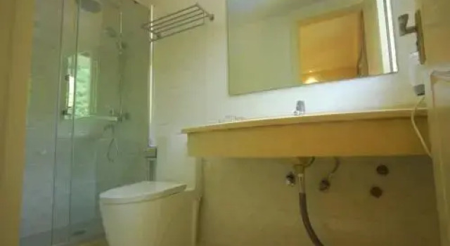 Zhoushan Zhujiajian Chaoyangge Fishing Stay, Prenota Hotel Hotel a Zhoushan con parcheggio, Parcheggio