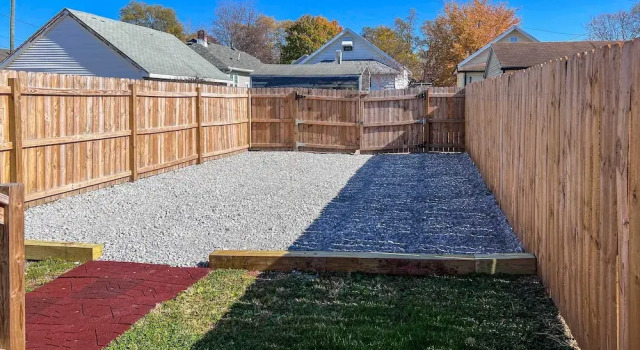 Апартаменты Chic Indianapolis Home w/ Yard Near Downtown!