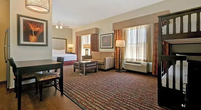 Четырёхместный номер Standard Homewood Suites by Hilton Denver Tech Center