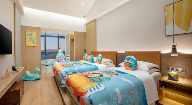 Номер Premium с видом на озеро voco Thousand Island Lake by IHG