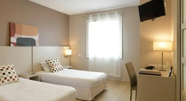 Confort double chambre Logis Hôtel & Restaurant Le Pardaillan