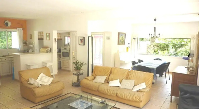Villa with 4 Bedrooms in Fuveau, with Wonderful Mountain View, Private Pool, Enclosed Garden - 30 Km From the Beach, Забронировать Вилла Фюво Буш-дю-Рон