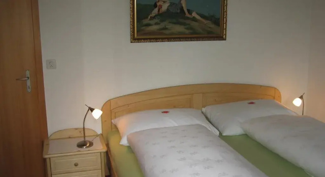 FERIENWOHNUNGEN Chalet Hohturnen, Забронировать Шале Отели Гриндельвальд с парковкой, рядом с Горнолыжный подъемник Фирстбан, Парковка
