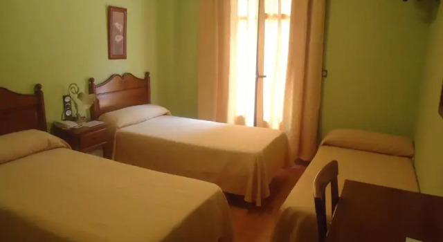 Трёхместный номер Standard Hostal Posada Entreviñas