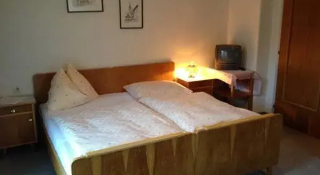 Rosenheim Pension, Забронировать Отель Отели Бад-Клайнкирххайм с парковкой, рядом с Горнолыжный подъемник Зоннвизенбан II, Парковка