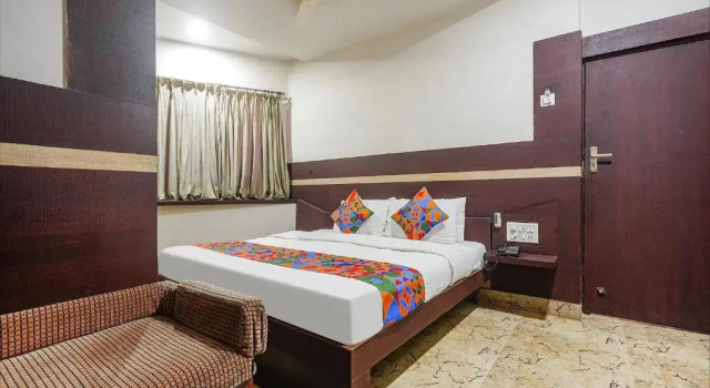 Номер Deluxe FabHotel Shravan - Nr Eternity Mall