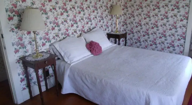 Spinneys Guesthouse & Beach Cottages, Забронировать Гостевой дом Отели Мэна с парковкой, Парковка