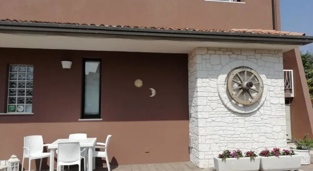 B&B Raggio Di Sole, Забронировать Отель «постель и завтрак» Отели озера Гарды с парковкой, Парковка