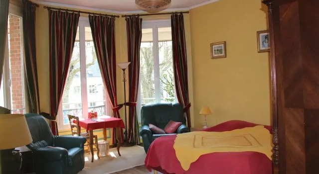 Hôtel de Paris Restaurant BISTRONOMY, Book Hotel Les Andelys 