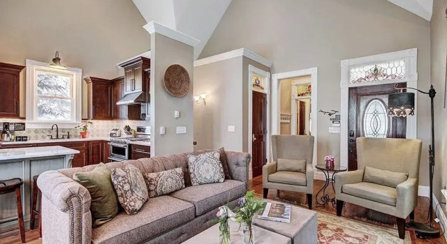 Ridge Street Lookout - Private Home by RedAwning