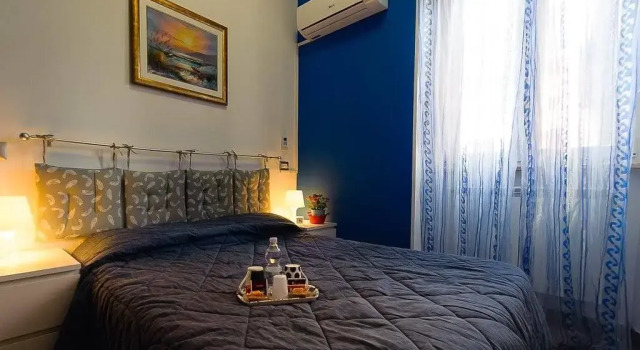 Adriatic Room 50m dalla stazione Ferroviaria di Ciampino e dalla navetta aeroportuale, Prenota Affittacamere Hotel SPA a Lazio, SPA