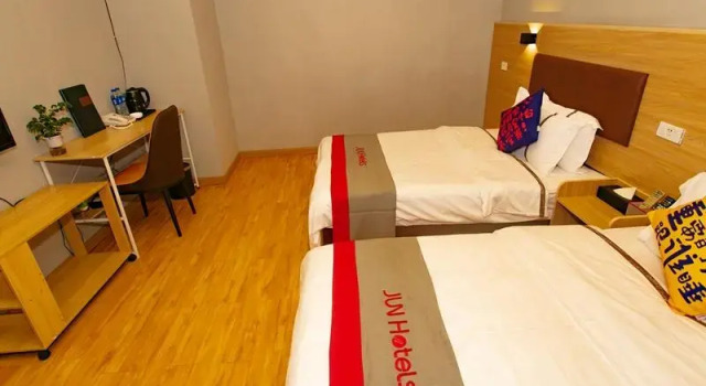 Jun Hotel Sichuan Guang'an Qianfeng District Railway Station, Prenota Hotel Guanghan Sichuan