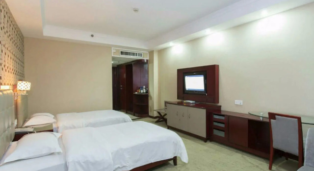 Kaiserdom Hotel China Plaza