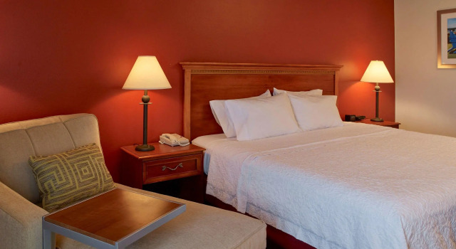 Hampton Inn Portland-Airport, Rezerwuj Hotel Hotele w New England z basenem, Basen