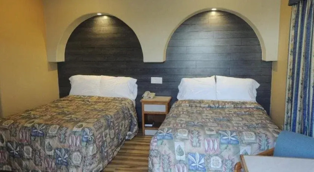 Reedley Inn, Prenota Hotel Reedley California