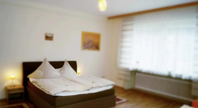 Hotel-Cafe Maxx, Забронировать Отель Отели Ленгерих с парковкой, Парковка
