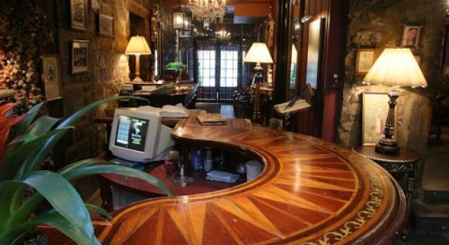 Hotel Pierre du Calvet, Забронировать Отель Отели Монреаля 3 звезды, рядом с Place Dupuis, 3*