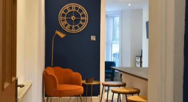 The Cheltenham, stylish 1-bed Victorian apartment