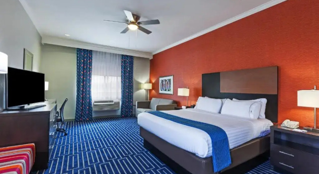 Номер Standard Holiday Inn Express & Suites Houston East by IHG