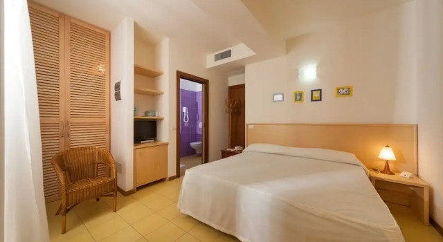 Трёхместный номер Economy c 1 комнатой с балконом Hotel Resort Marinella