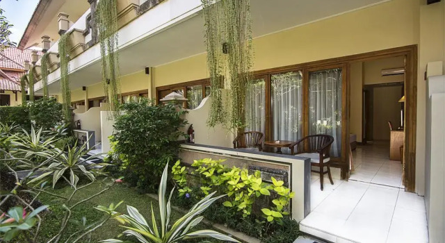 Номер Standard с балконом и с видом на сад Mentari Sanur Hotel