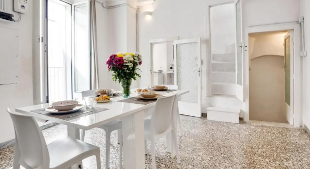 Mirror House Lovely Apartment, Buchen Sie Ferienwohnung Ostuni Itria-Tal