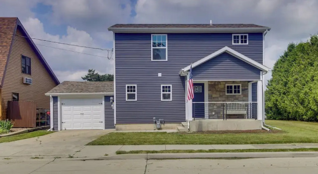 Коттедж Riverfront Two Rivers Vacation Rental By Beaches