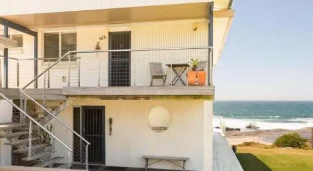 PENZANCE Gerroa Beachfront to Shelley Beach and 4pm check out Sundays, Забронировать Отель Джерроа Illawarra Region