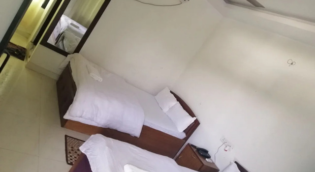Четырёхместный семейный люкс Цокольный этаж Hotel Suramma
