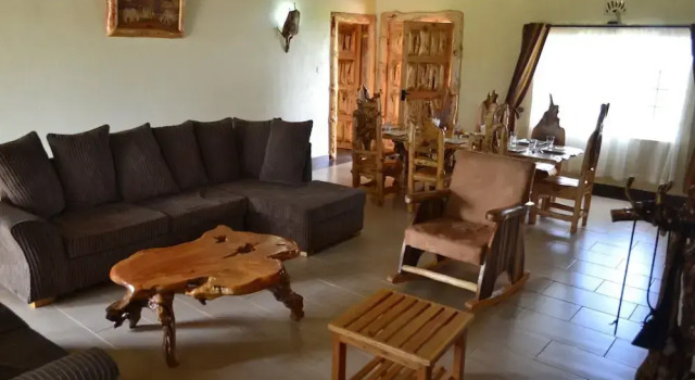 Burguret Kilele Guest House & Restaurant, Забронировать Гостевой дом Гостевые дома Лайкипия, Гостевой дом