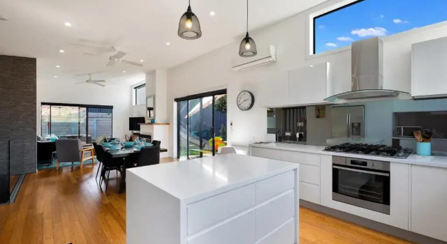 Kawerau River Retreat - Cromwell Holiday Home