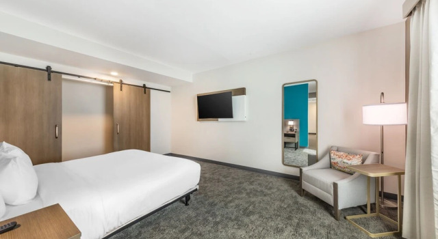 Двухместный люкс Comfort Suites Fort Myers East I-75