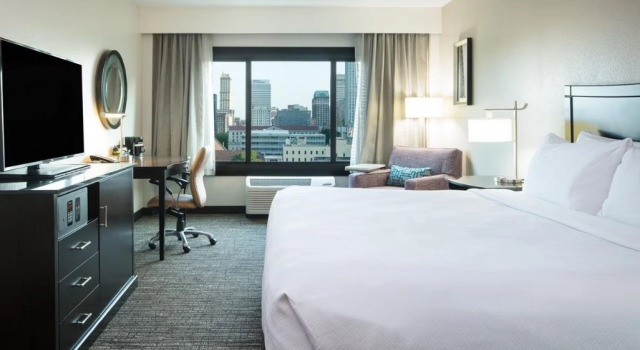 Номер Standard Crowne Plaza Memphis Downtown by IHG