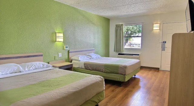 Люкс Standard Motel 6 Austin, TX - Central Downtown UT