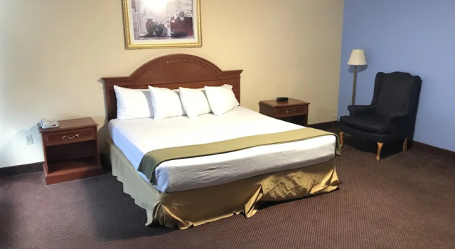 Двухместный номер Standard AmeriVu Inn & Suites