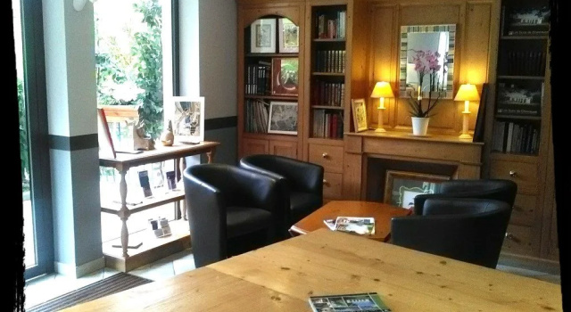 Residence Hotel Les Ducs De Chevreuse avec Hébergement, Repas & PDJ, Séminaire, Bureau & Parking, Забронировать Отель Шеврёз Yvelines