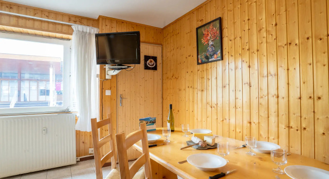 Les Lauzes - Freeloc Immobilier, Prenota Appartamento Hotel a Alvernia con parcheggio, Parcheggio