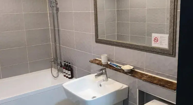 Номер Standard CNN Hotel