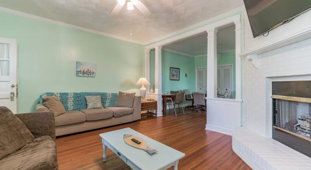 Manor And Mutts #2 3 Bedroom Cottage by RedAwning, Boek Vakantiehuis Norfolk Virginia