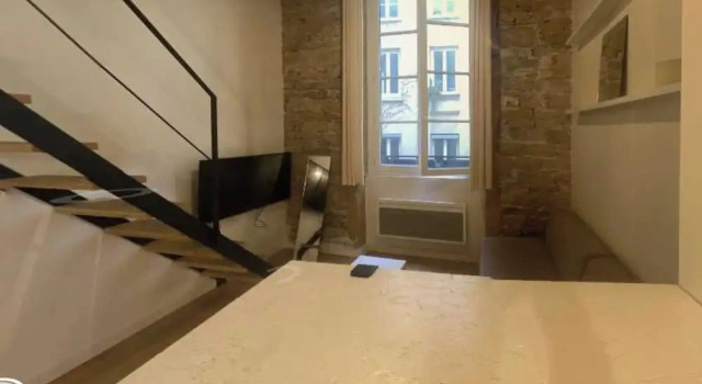 Private Room in a Shared Apartment - Lyon 2nd, Забронировать Апартаменты/квартира Апартаменты Лиона, рядом с Cinema and Miniature Museum, Апартаменты/квартира