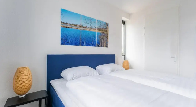 Water Villa With Jetty and 3 Leisure Boats, Rezerwuj Willa Hotele w Veluwe z parkingiem, Parking