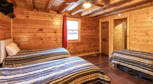 SmokyStays Swiss Cottage Chalet