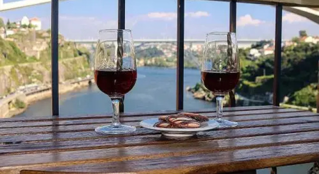 Royal Suites Oporto Riverside, Забронировать Отель Порту Регион Порту, рядом с Театр Coliseu do Porto