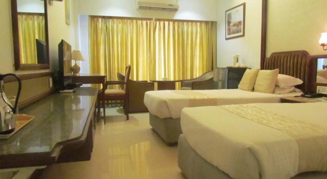Hotel Kohinoor Park, Забронировать Отель Отели штата Махараштры с завтраком, Завтраки