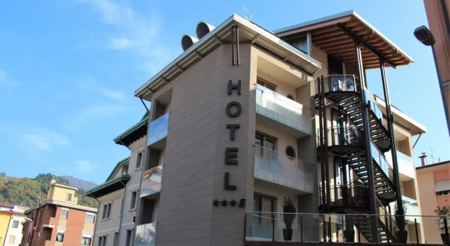 Rosa Purpurea, Prenota Hotel Valdagno Veneto