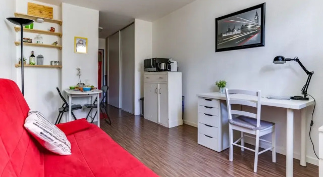 Nice Studio in Quiet Area, Забронировать Отель Бордо Жиронда, рядом с Saint-André Cathedral