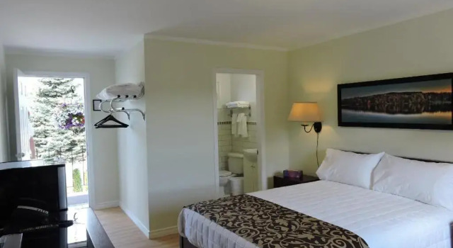 Двухместный номер Standard с балконом Almo Court Motel